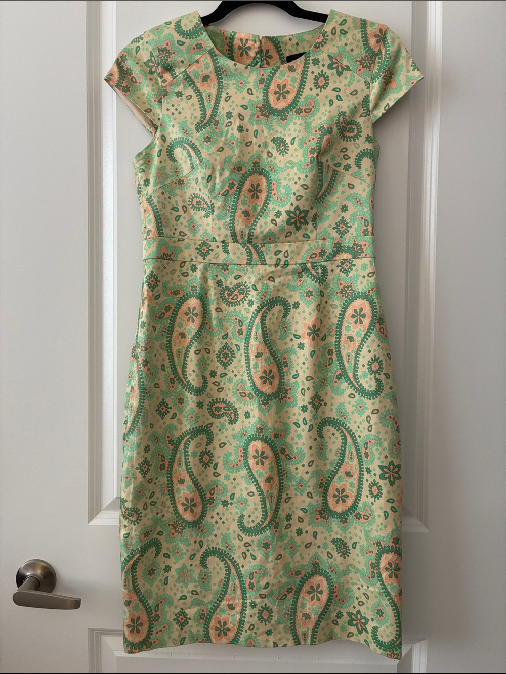 Pink Tartan x Milli Size 6 Tailored Sheath Cap Sleeve Paisley Print Dress